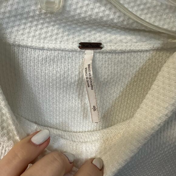 Free People Switch It Up Cuff Thermal White Mock Neck Animal Print Crochet S - Picture 3 of 7